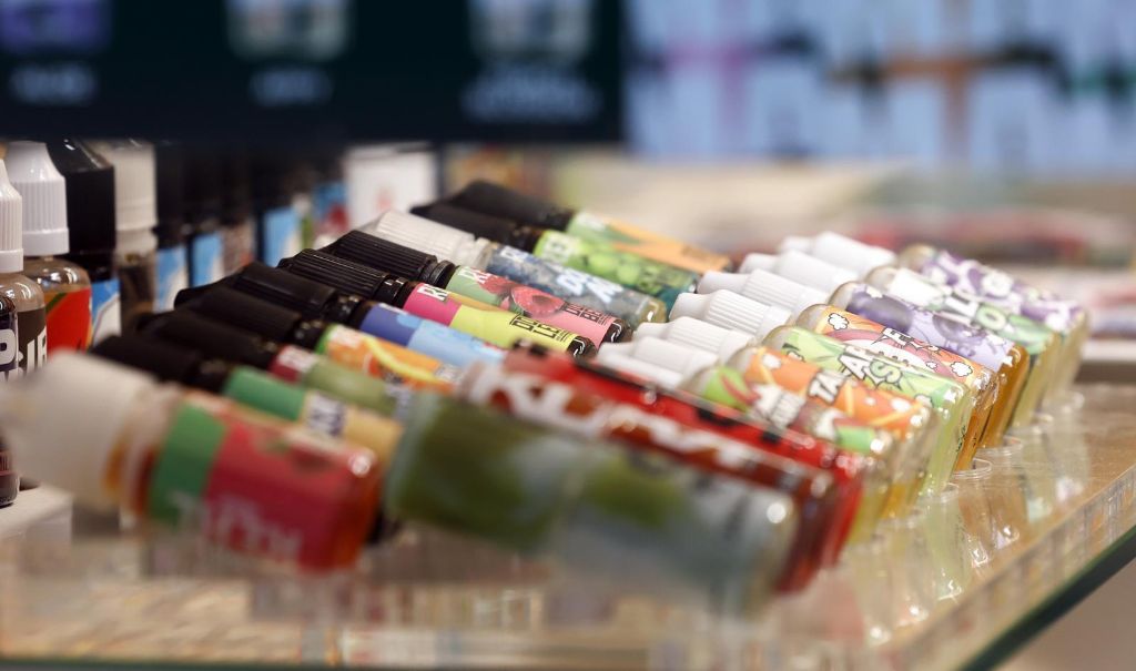 "전자담배 연기도 뇌·심혈관에 독성…주변인에 악영향” | 인스티즈