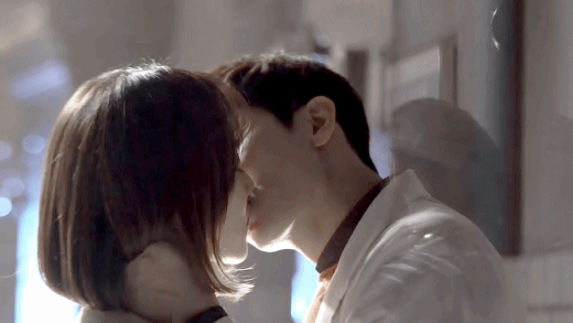그렇게 수위높은 장면도 아닌데 야하게 느껴지던 키스신 장면들(feat.키스 장인).gif | 인스티즈
