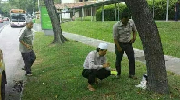 길거리에서 묶인채 발견된 인형... | 인스티즈