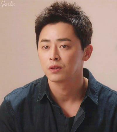 신기하다는 반응이 많았던 오늘자 담배 무는 조정석.gif | 인스티즈