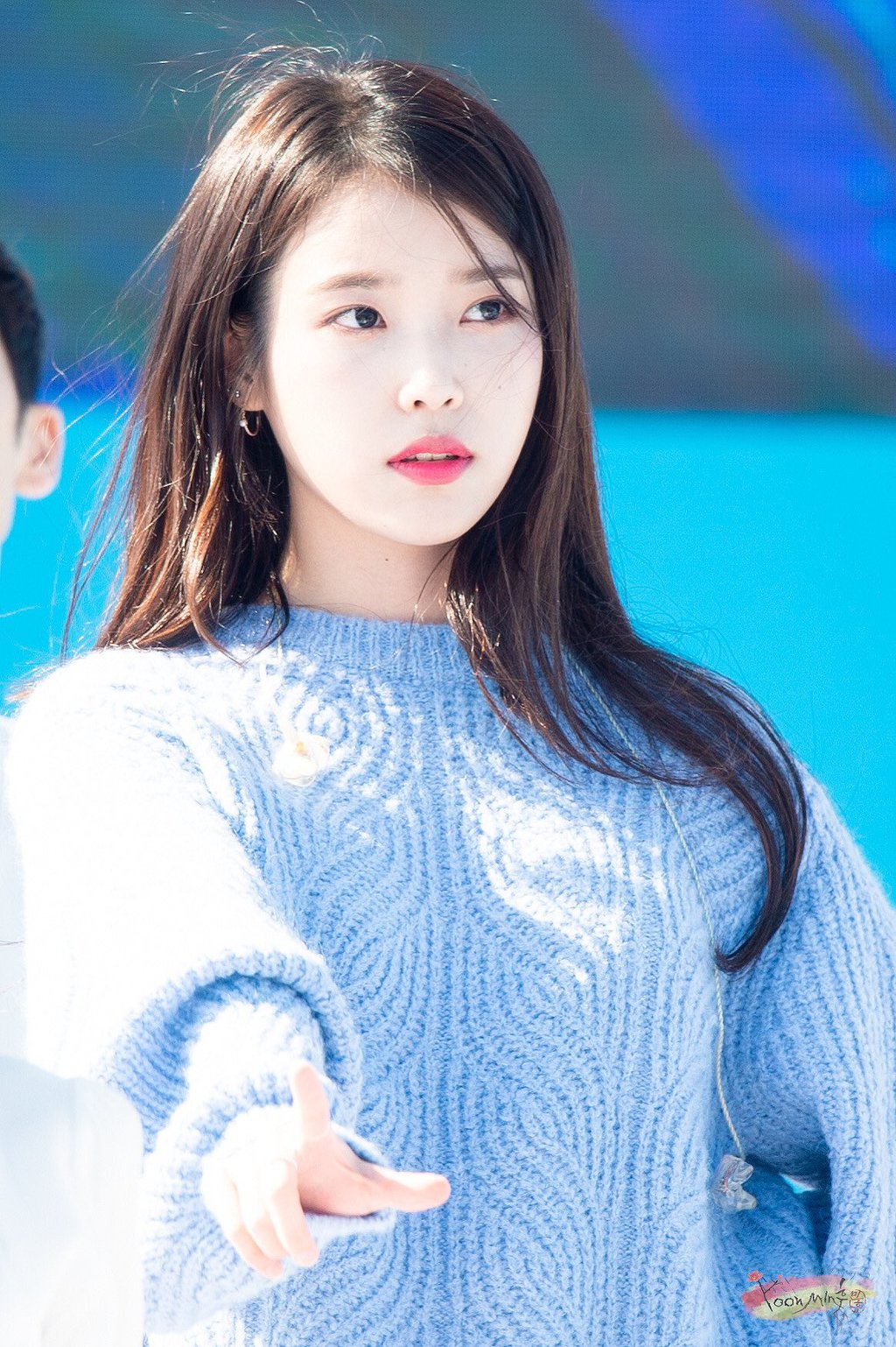 오늘자 여신 아이유 ㄷㄷ(고화질) | 인스티즈