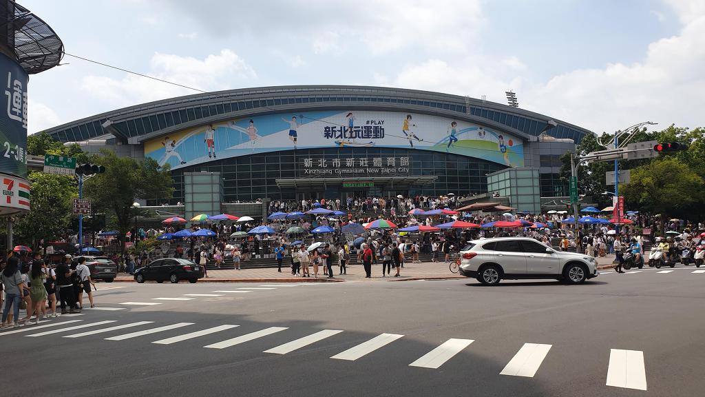 아이즈원) 대만 콘서트 스탠딩 시야,콘서트장 앞 풍경들 | 인스티즈