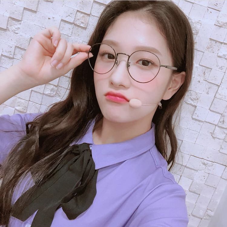 안경이 잘어울리는 프로미스나인 이서연 | 인스티즈