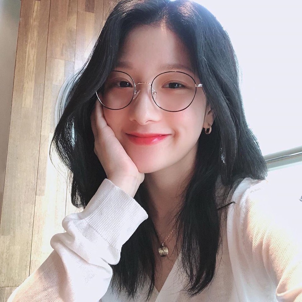 안경이 잘어울리는 프로미스나인 이서연 | 인스티즈