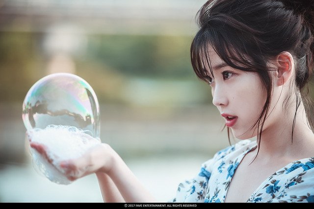 아이유 올림머리.jpgif | 인스티즈