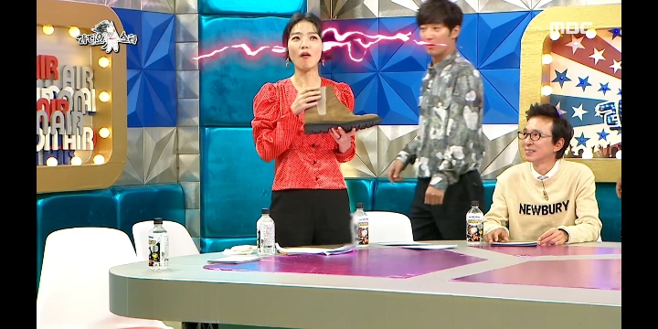 차은우가 쏘아올린 브라이언 신발 냄새 돌려 맡기.jpg | 인스티즈