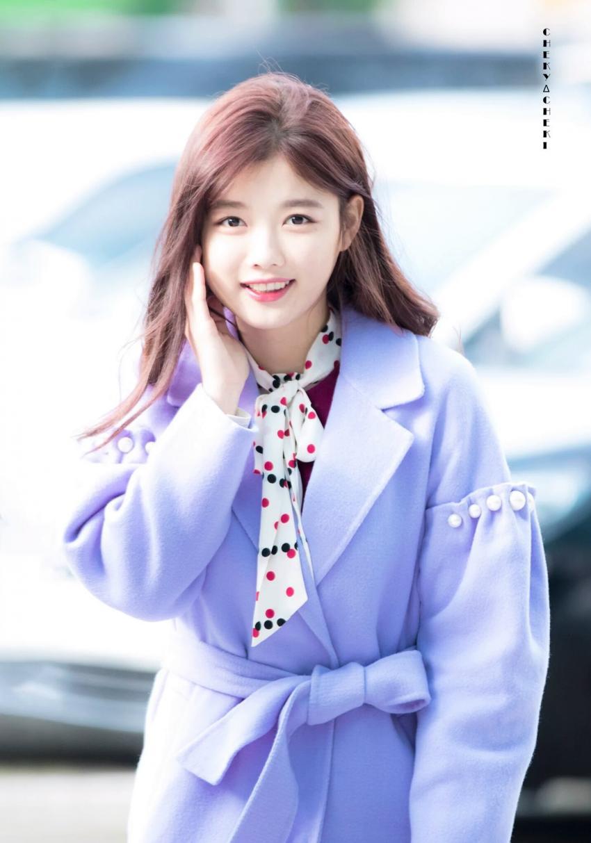 사랑니 빼서 얼굴이 부었다는 김유정 | 인스티즈
