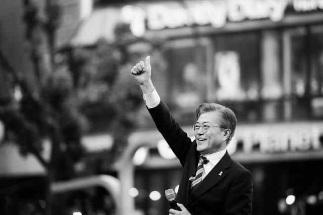 처음보는 문재인 대통령 표정 | 인스티즈