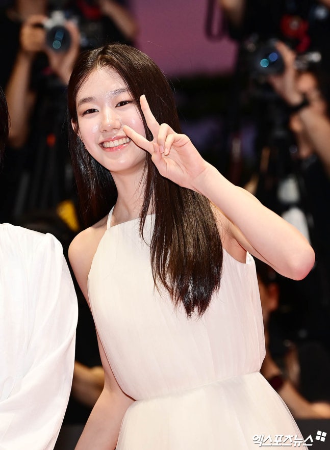오늘자 훌쩍 큰 모습으로 부산국제영화제 참석한 아역배우 박소이 | 인스티즈