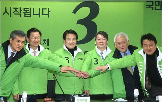 문재인이 대통령된 결정적 이유 중 하나 : 민주당 당대표 시절 20년간 누구도 못한 개혁을 1년 만에 해냄 | 인스티즈