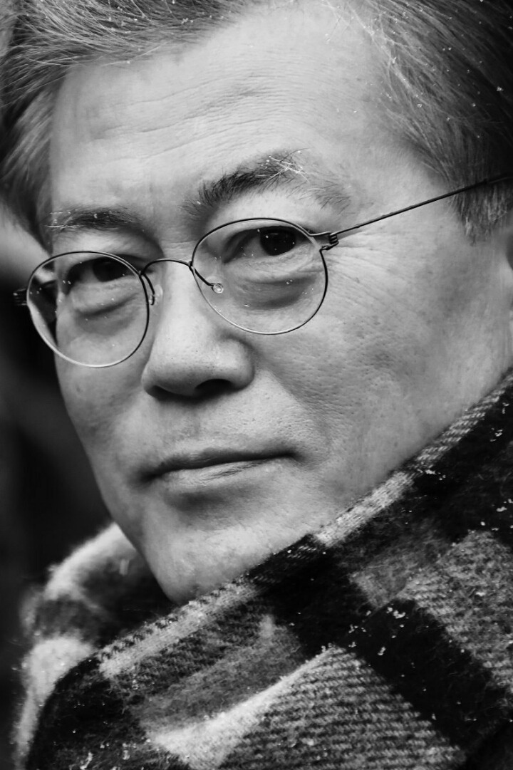 처음보는 문재인 대통령 표정 | 인스티즈