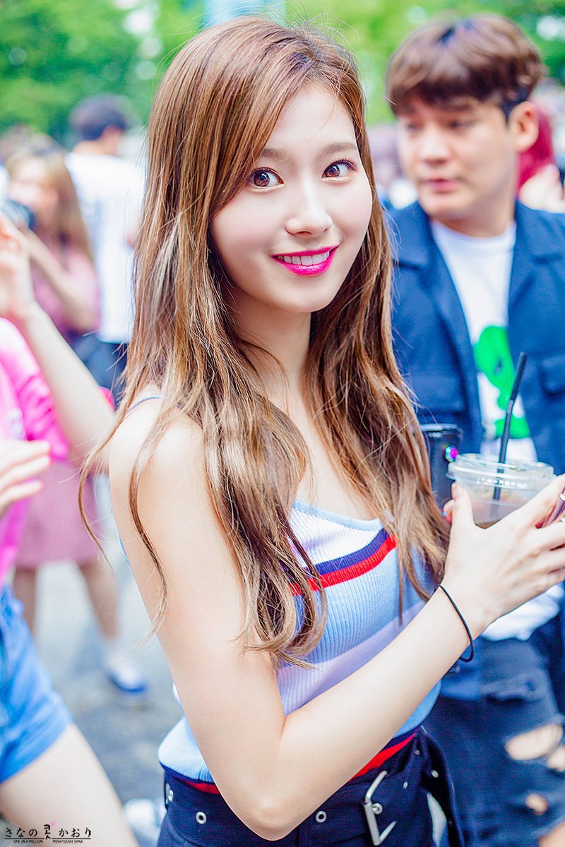 어쩜 이렇게 이쁠까싶은 트와이스 사나.jpg | 인스티즈