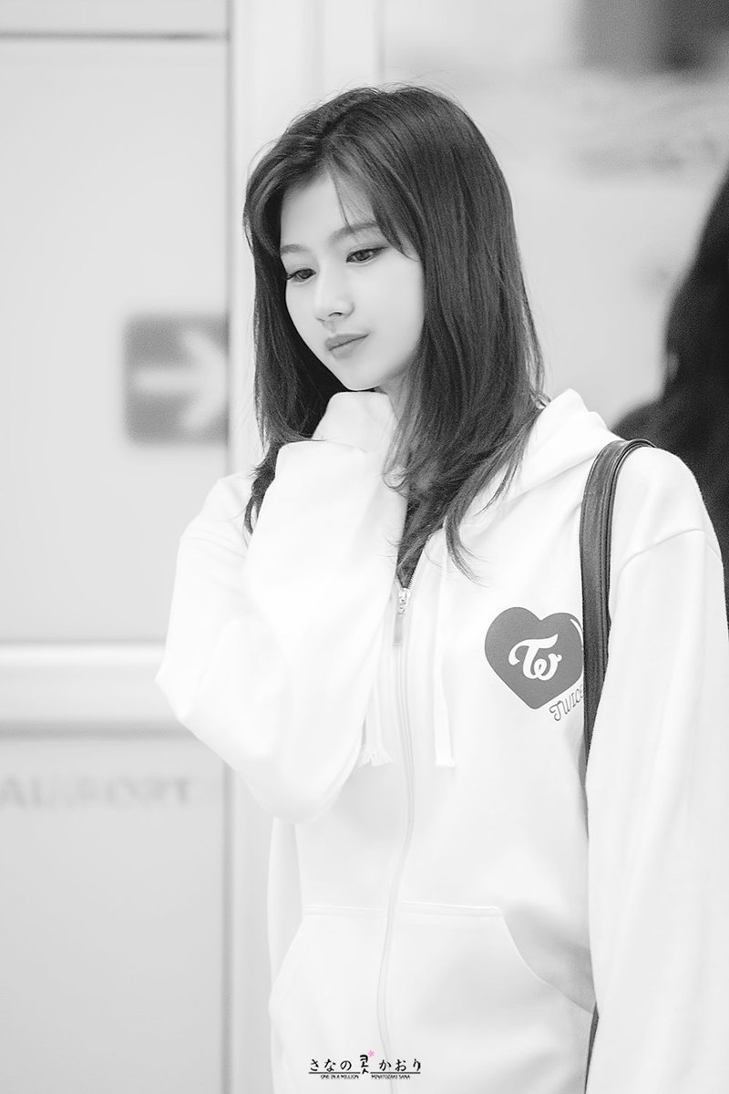 어쩜 이렇게 이쁠까싶은 트와이스 사나.jpg | 인스티즈