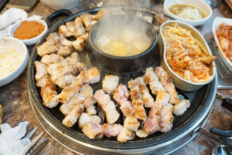 [엉터리생고기] 삼겹살 무한리필 프랜차이즈 엉터리 생고기.jpg | 인스티즈