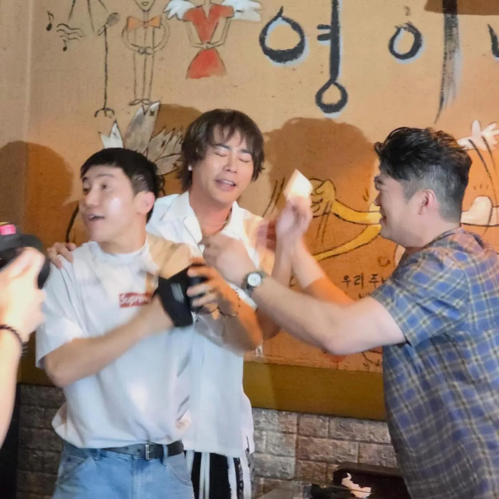 아저씨들 음식점에서 계산할 때 특징 | 인스티즈