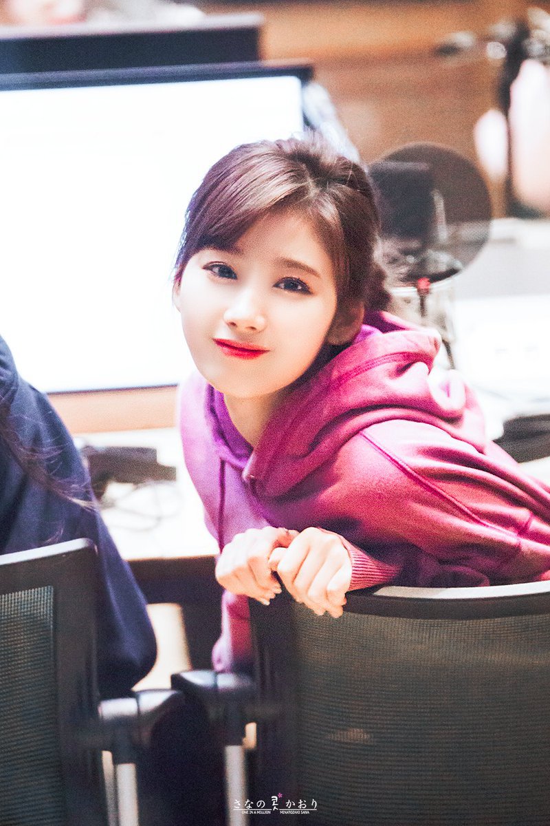 어쩜 이렇게 이쁠까싶은 트와이스 사나.jpg | 인스티즈