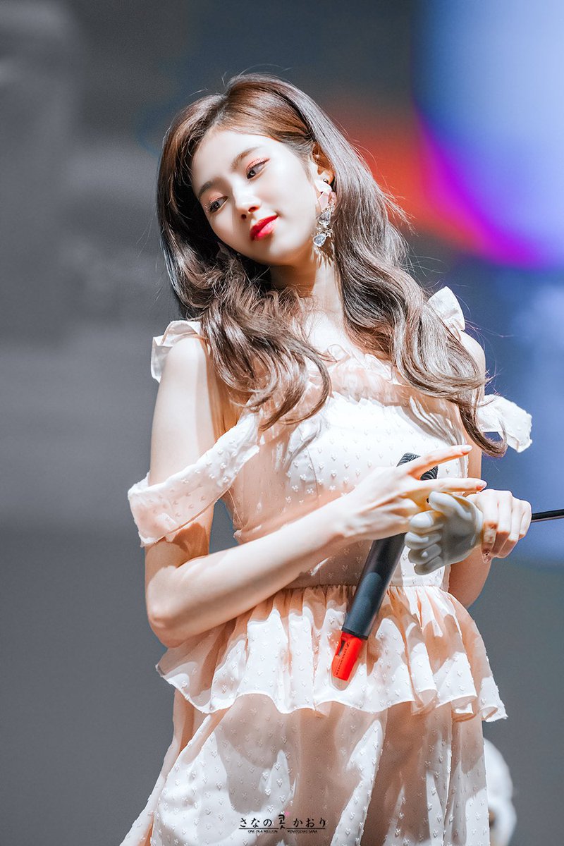 어쩜 이렇게 이쁠까싶은 트와이스 사나.jpg | 인스티즈