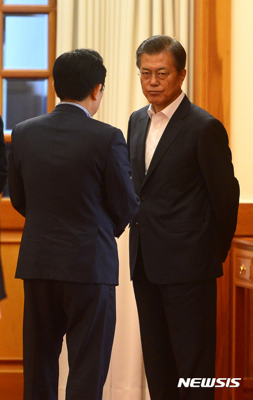 처음보는 문재인 대통령 표정 | 인스티즈