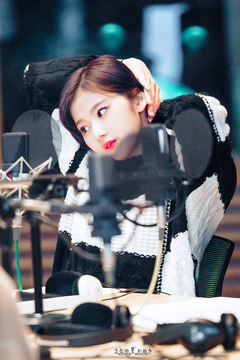 어쩜 이렇게 이쁠까싶은 트와이스 사나.jpg | 인스티즈