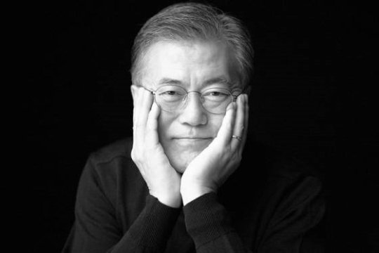 처음보는 문재인 대통령 표정 | 인스티즈