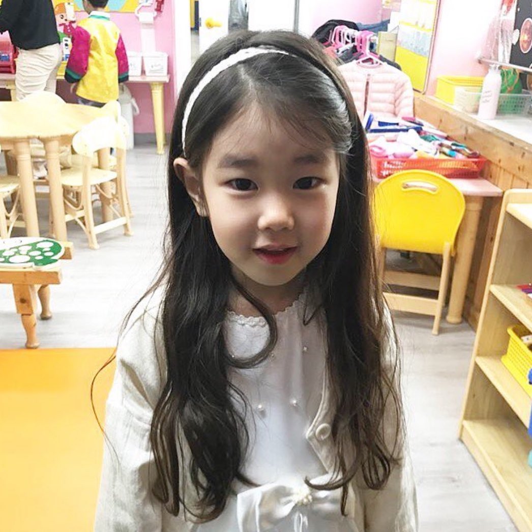 오늘자 훌쩍 큰 모습으로 부산국제영화제 참석한 아역배우 박소이 | 인스티즈