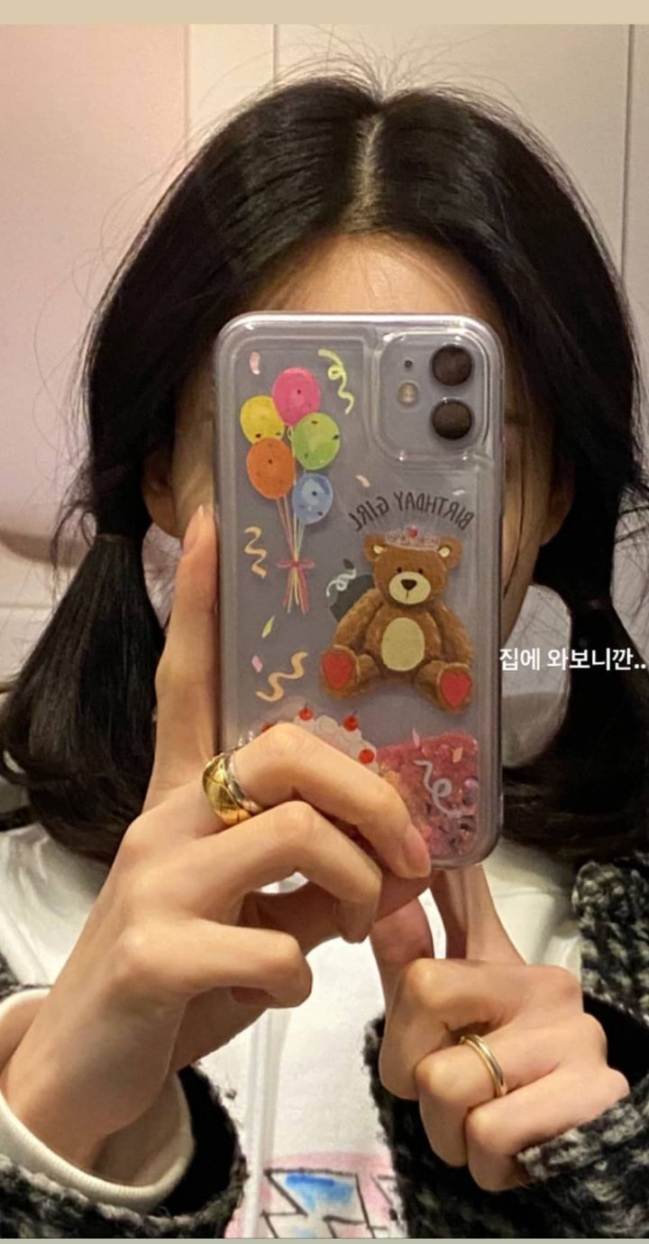 취향 확실한 트와이스 나연이 실제로 쓰는 폰케이스.jpg | 인스티즈