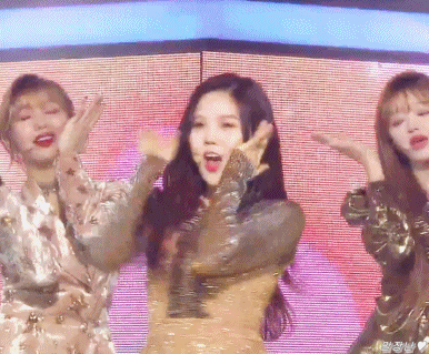 [데이터주의] 오늘자 인기가요 오마이걸.gif | 인스티즈