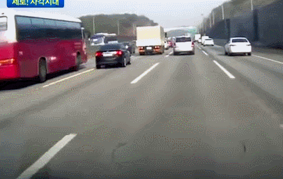 [다소무서움주의] 교통사고 블랙박스 모음.gif | 인스티즈