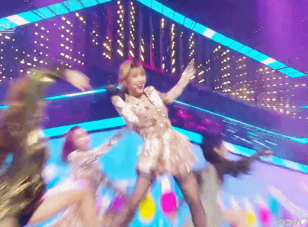 [데이터주의] 오늘자 인기가요 오마이걸.gif | 인스티즈