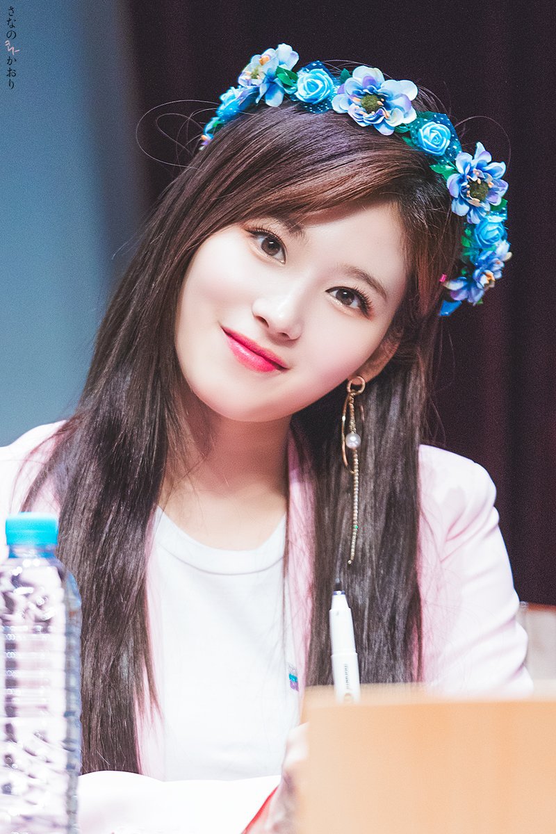 어쩜 이렇게 이쁠까싶은 트와이스 사나.jpg | 인스티즈