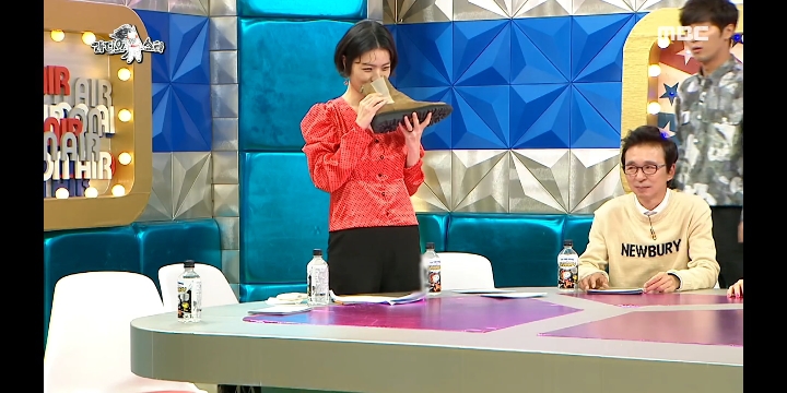 차은우가 쏘아올린 브라이언 신발 냄새 돌려 맡기.jpg | 인스티즈