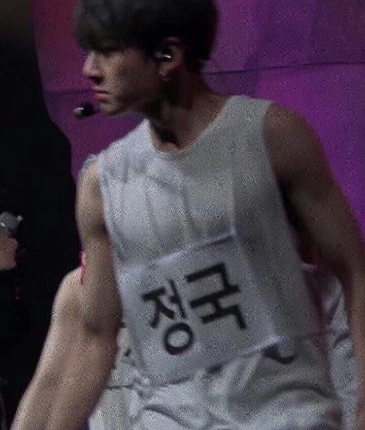 팔뚝에 환장하는 사람들을 위한 남자아이돌 민소매 모음 | 인스티즈