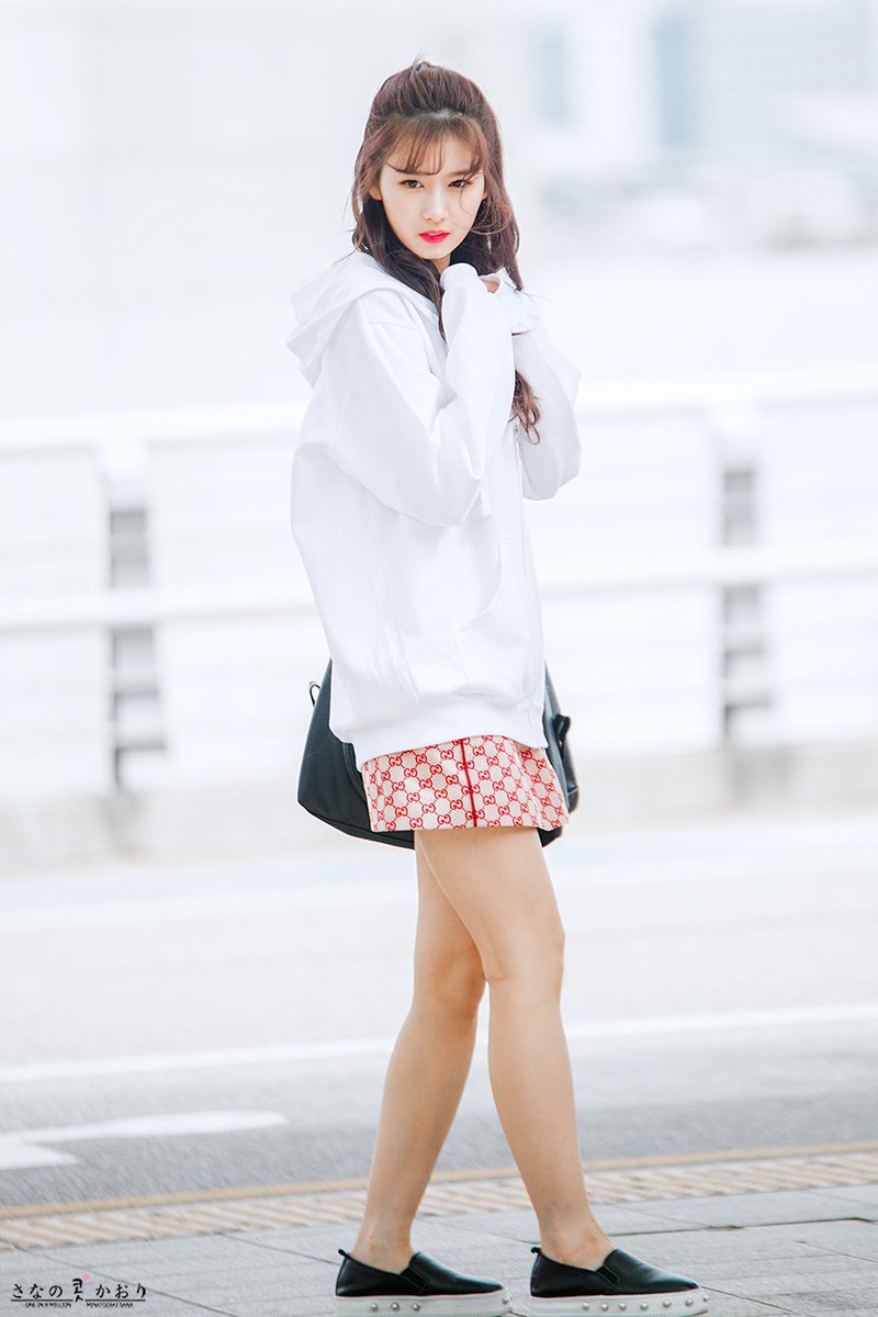 어쩜 이렇게 이쁠까싶은 트와이스 사나.jpg | 인스티즈