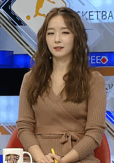 오늘자 짱예 뽀뽀녀 박선영 아나운서.gif | 인스티즈