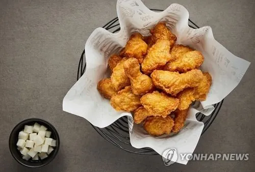 교촌 허니콤보 '2만6천원'…서울 배달 치킨값 인상 확산 | 인스티즈