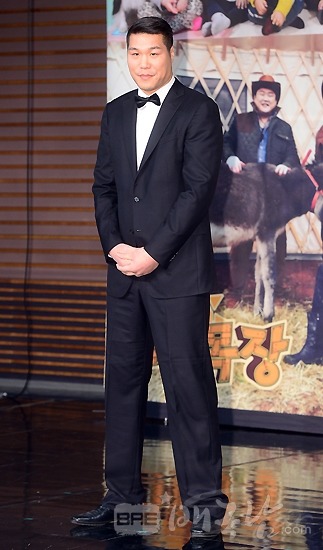 피지컬이 진짜 좋은 것 같은 연예인 ㄷㄷ | 인스티즈