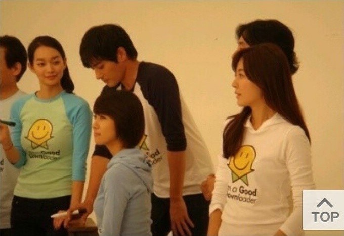 훈남을 바라보는 여자들의 표정 | 인스티즈