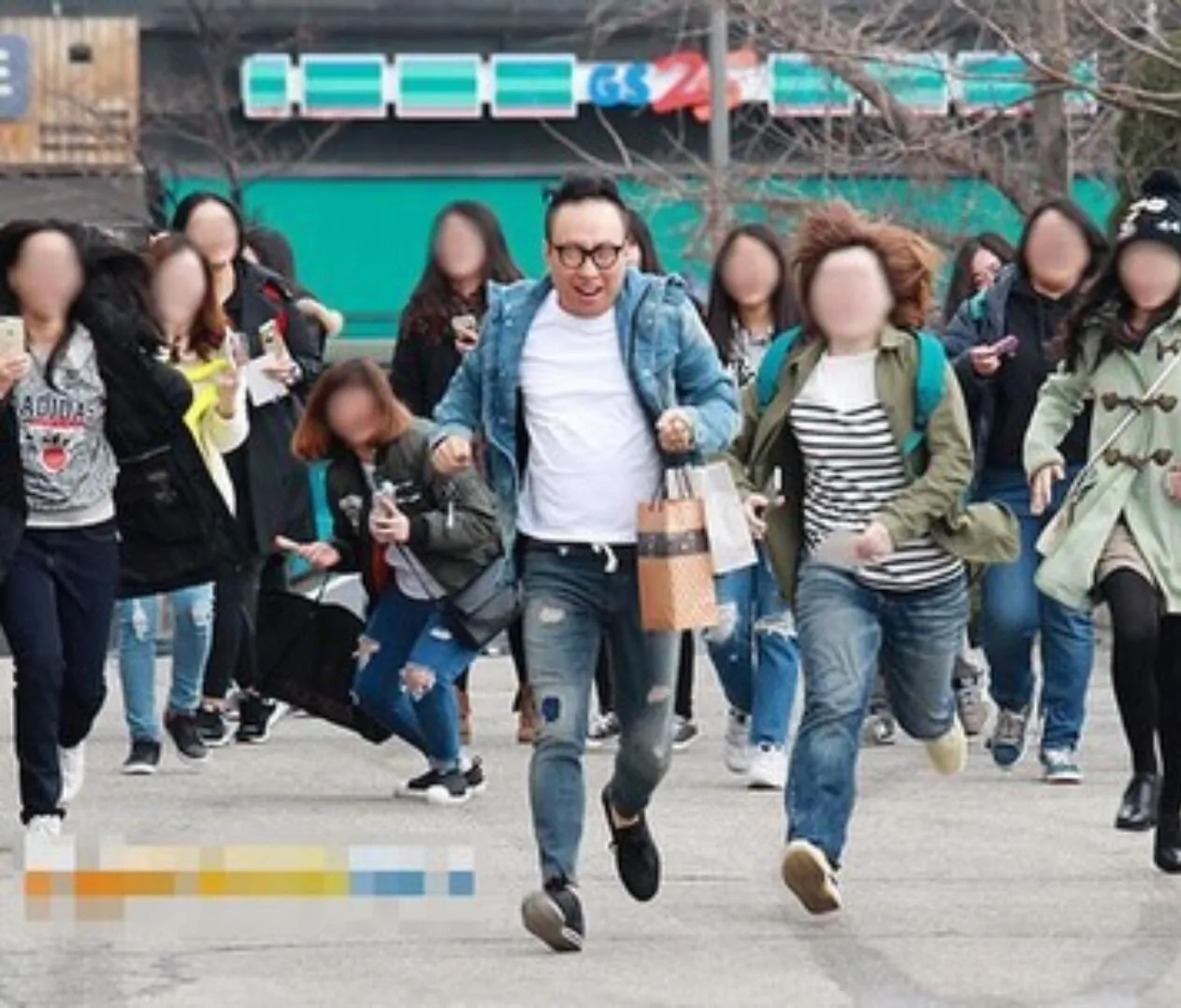 싸인하기 싫어서 도망가도 논란없는 연예인 | 인스티즈