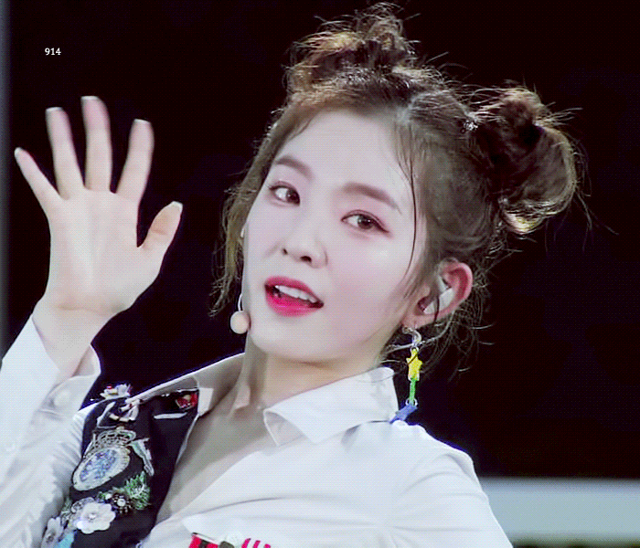 날이 더워 땀샘폭발한 아이린.gif | 인스티즈