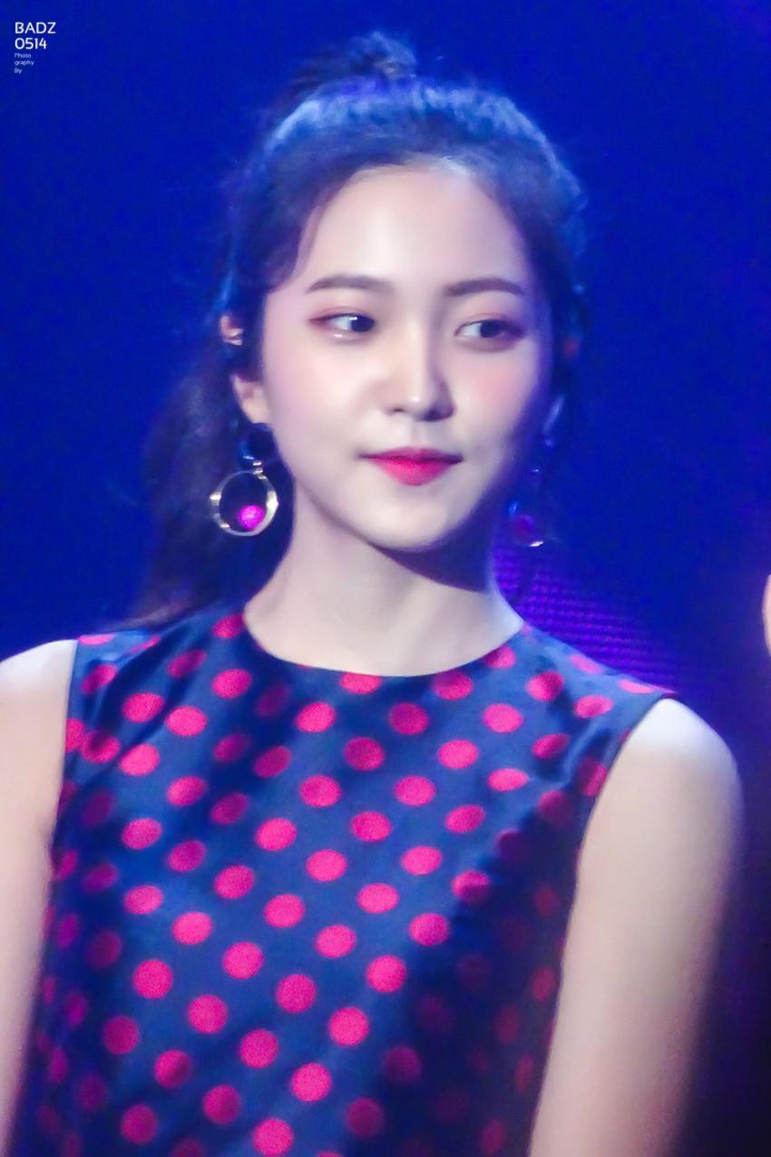 역장님 된 기념 레드벨벳 | 인스티즈