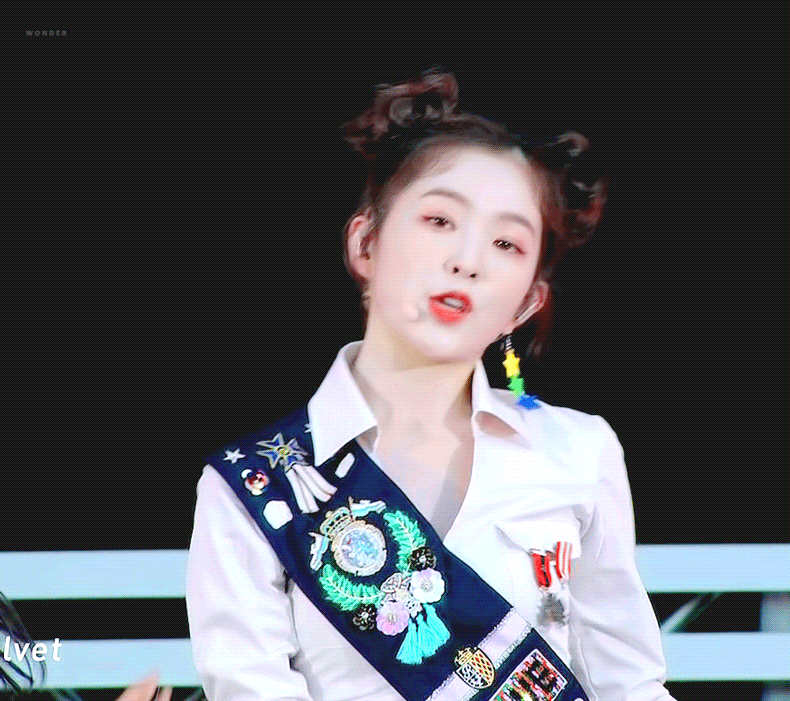 날이 더워 땀샘폭발한 아이린.gif | 인스티즈