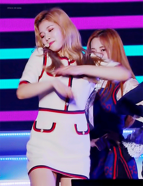 트와이스 사나 도쿄돔 공연 Dream day.gif | 인스티즈