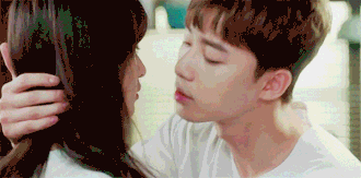 그렇게 수위높은 장면도 아닌데 야하게 느껴지던 키스신 장면들(feat.키스 장인).gif | 인스티즈
