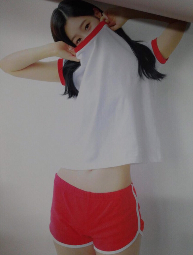 지금 논란되는 mbk정채연 시즌그리팅 .jpg | 인스티즈