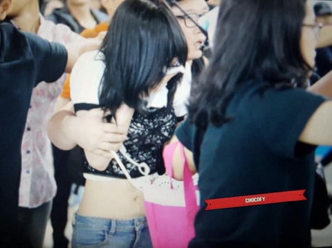 태연, 자카르타 공항서 사고, 인파에 몰려 쓰러지고 신체접촉까지 | 인스티즈