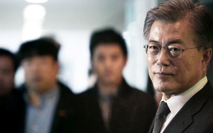 미국에서도 개 핫하다고 평가받는 문재인의 외모패권 (feat.턱).jpg | 인스티즈
