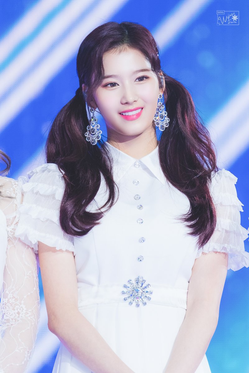 양갈래머리 사나.jpgif | 인스티즈