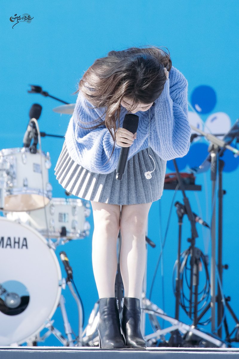 오늘 미모 레전드 찍은 아이유.jpgif | 인스티즈