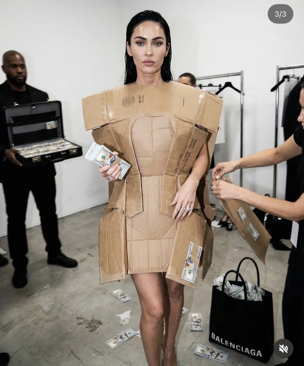 발렌시아가 8,900달러 신상 | 인스티즈