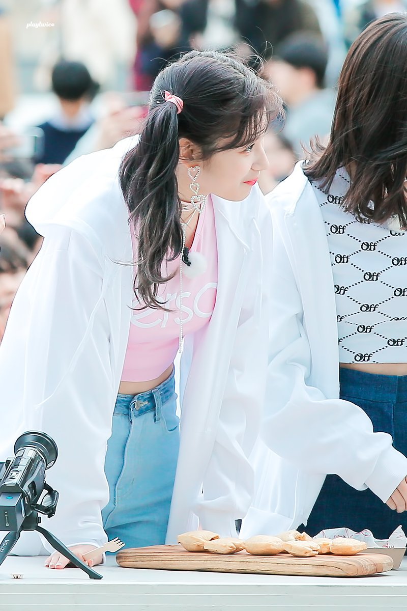 양갈래머리 사나.jpgif | 인스티즈